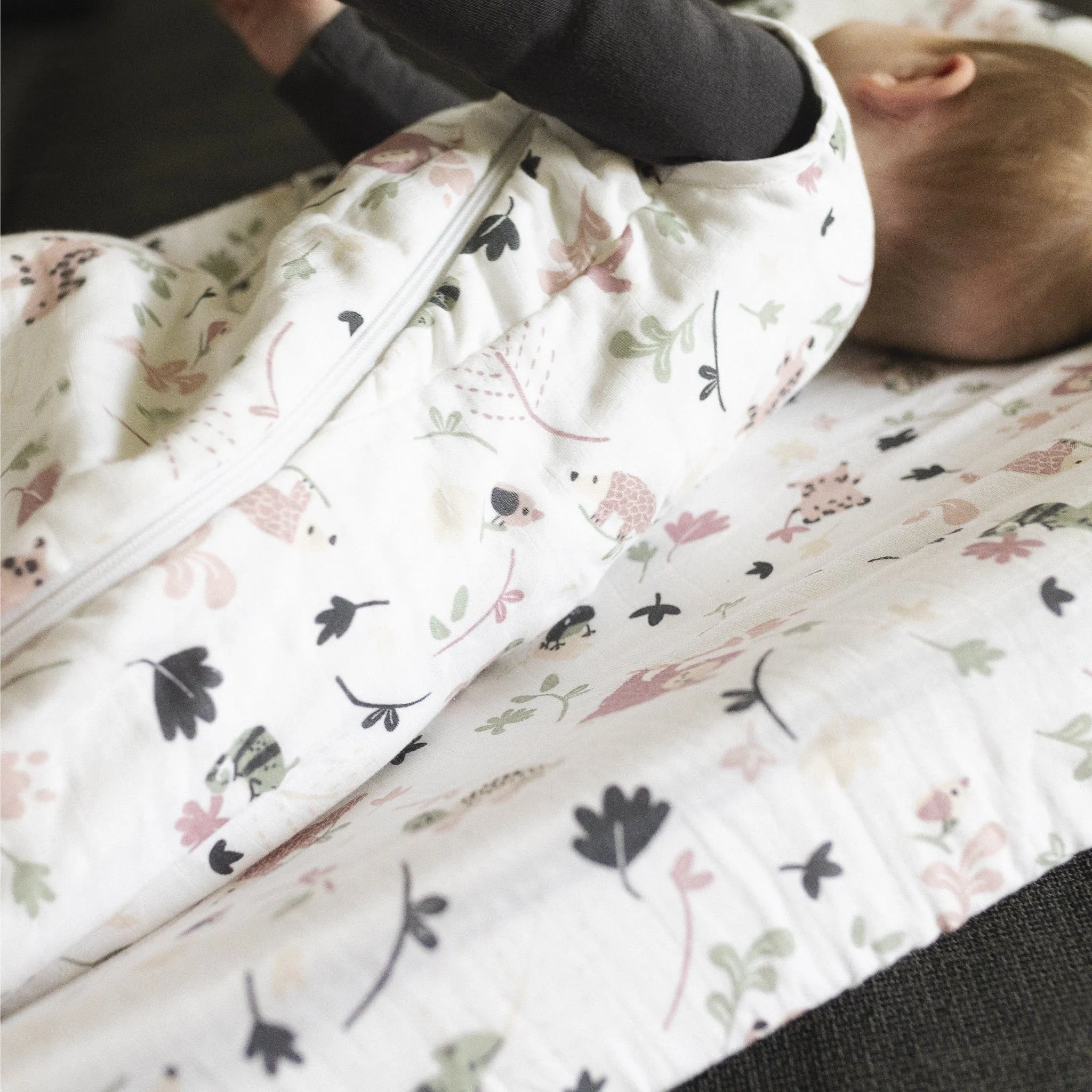 4 layers cotton muslin sleep sack - Lotus Jungle (1.5 togs)