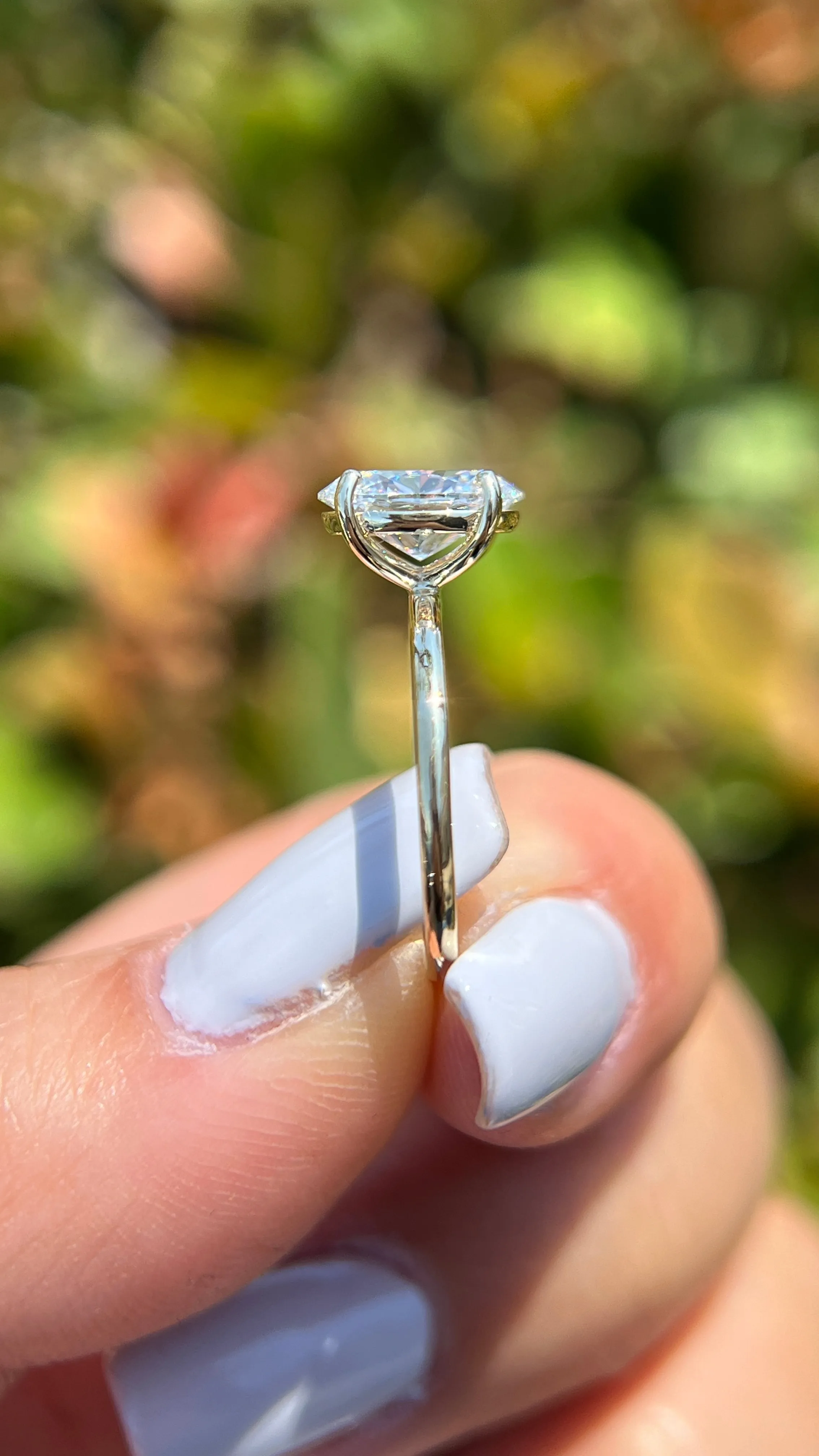 Evie 1.59ct F-VS1 Oval Lab Diamond