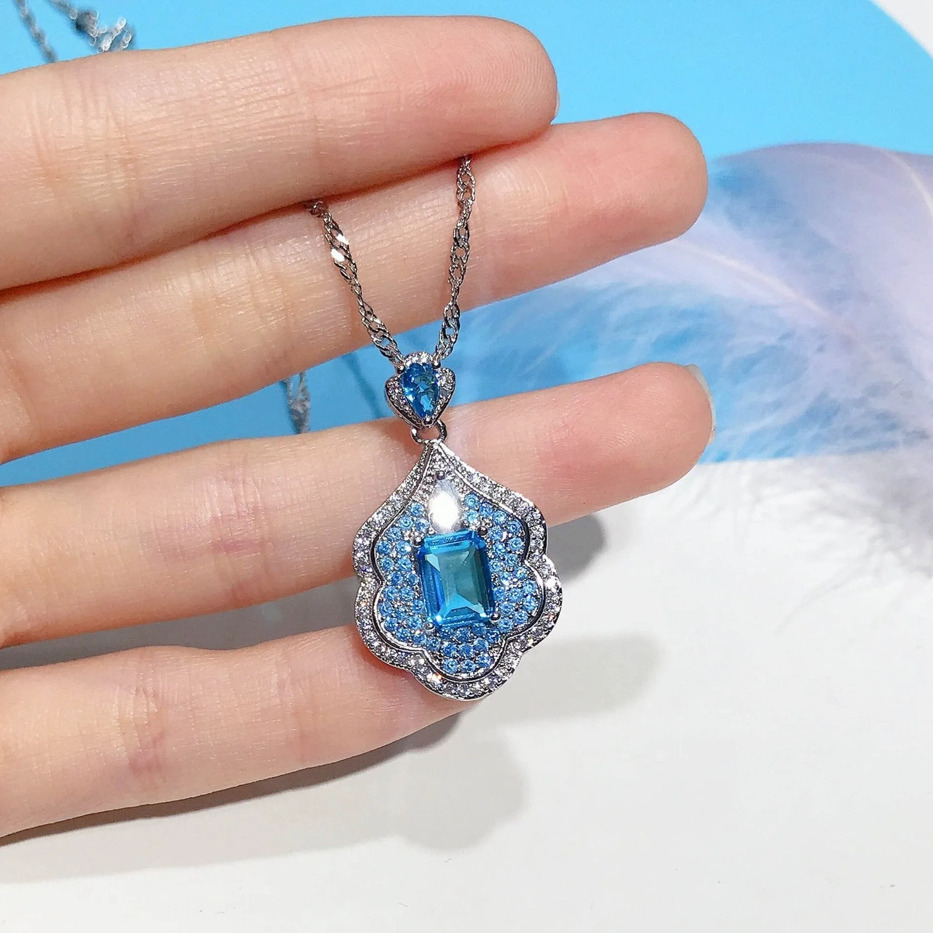 Luxury Princess Square  Aquamarine Stone Blue Crystal Pendant Necklace