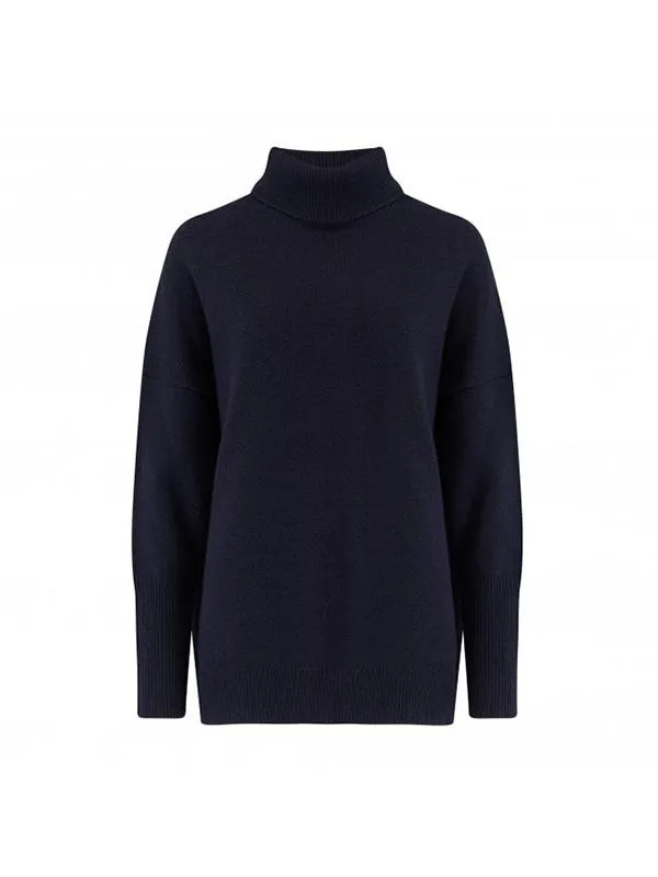 The Relaxed Polo in Navy